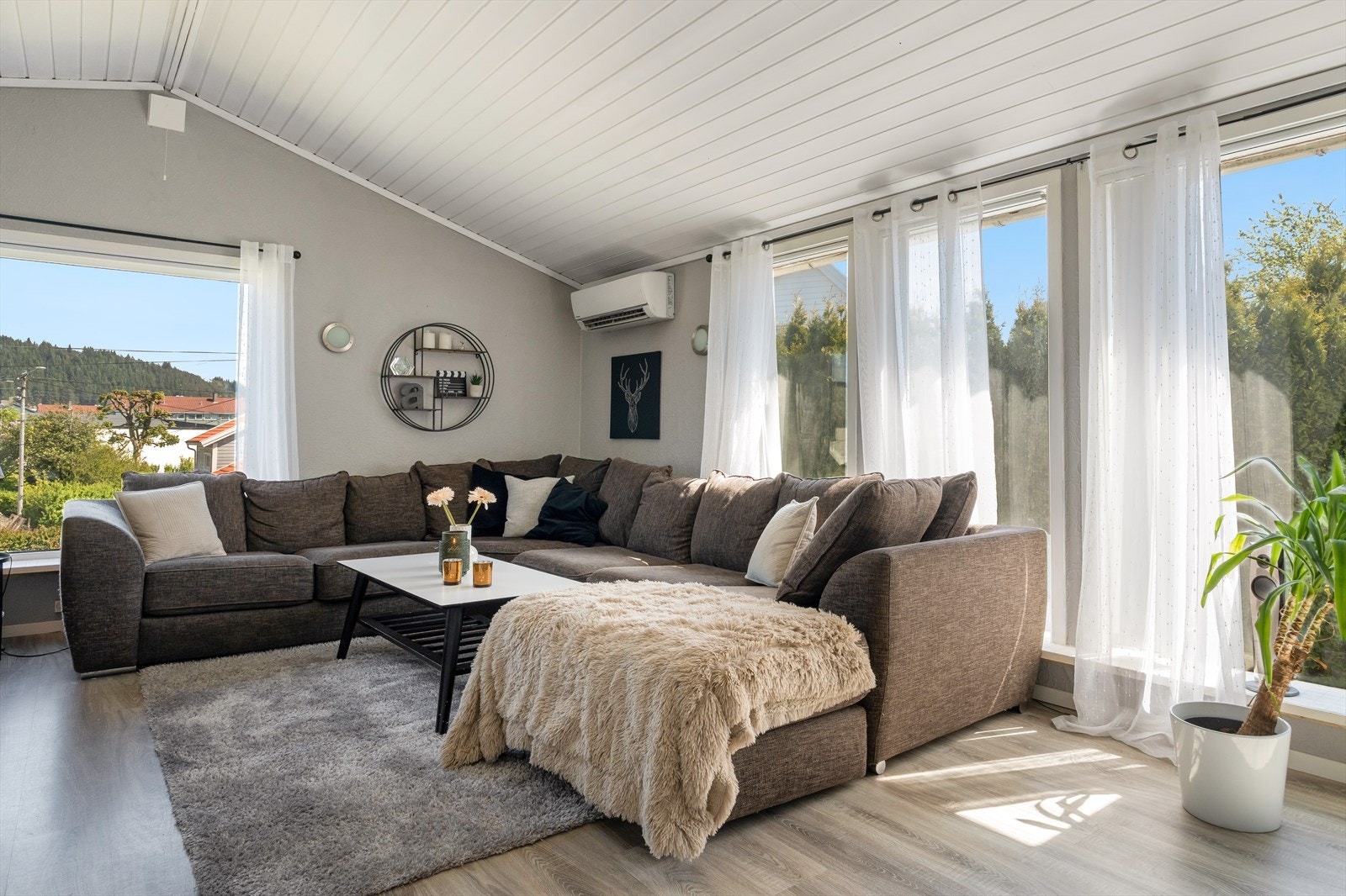 Luftig og tiltalende stue Galleribilde