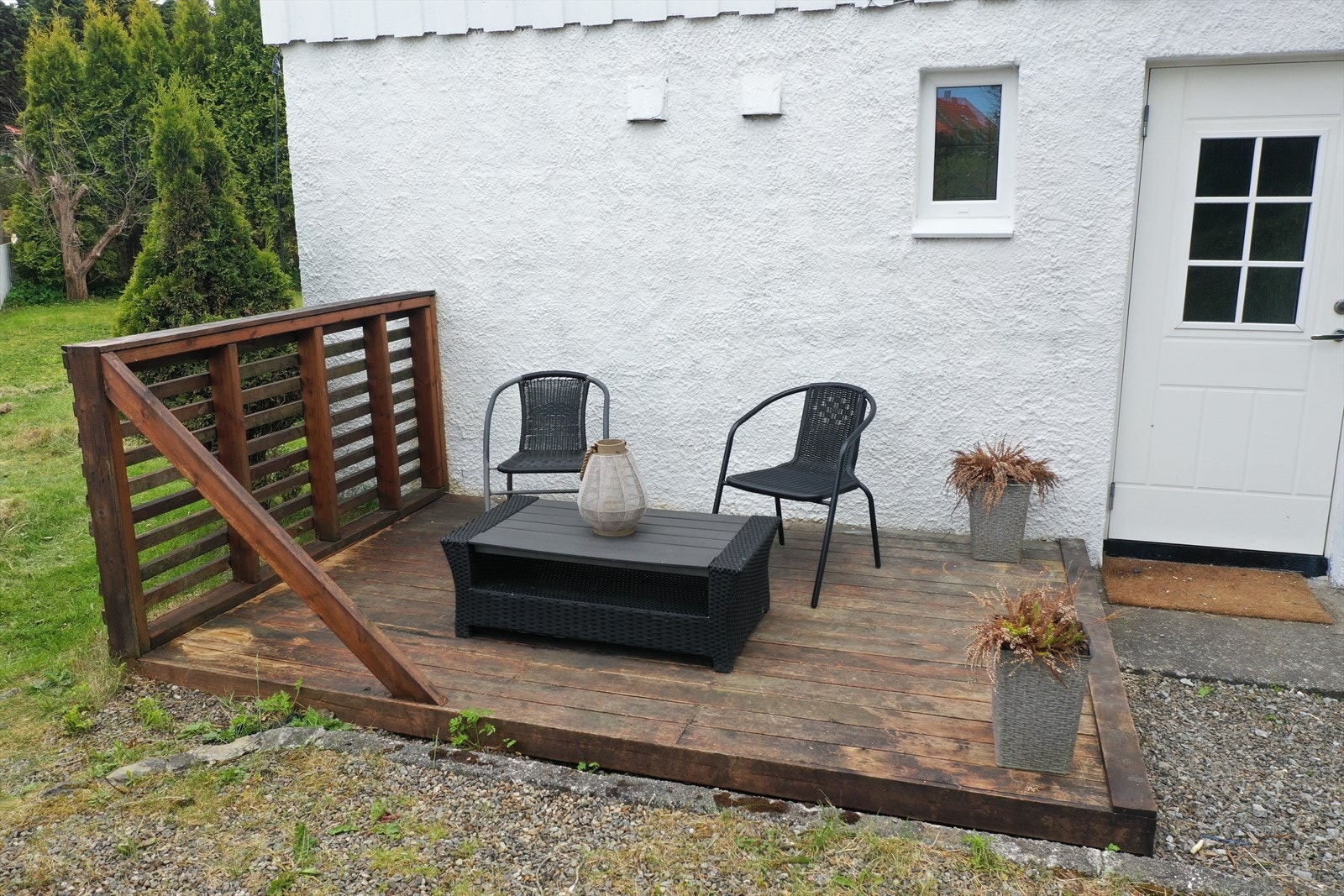 Inngangsparti og uteområde for leilighet Galleribilde