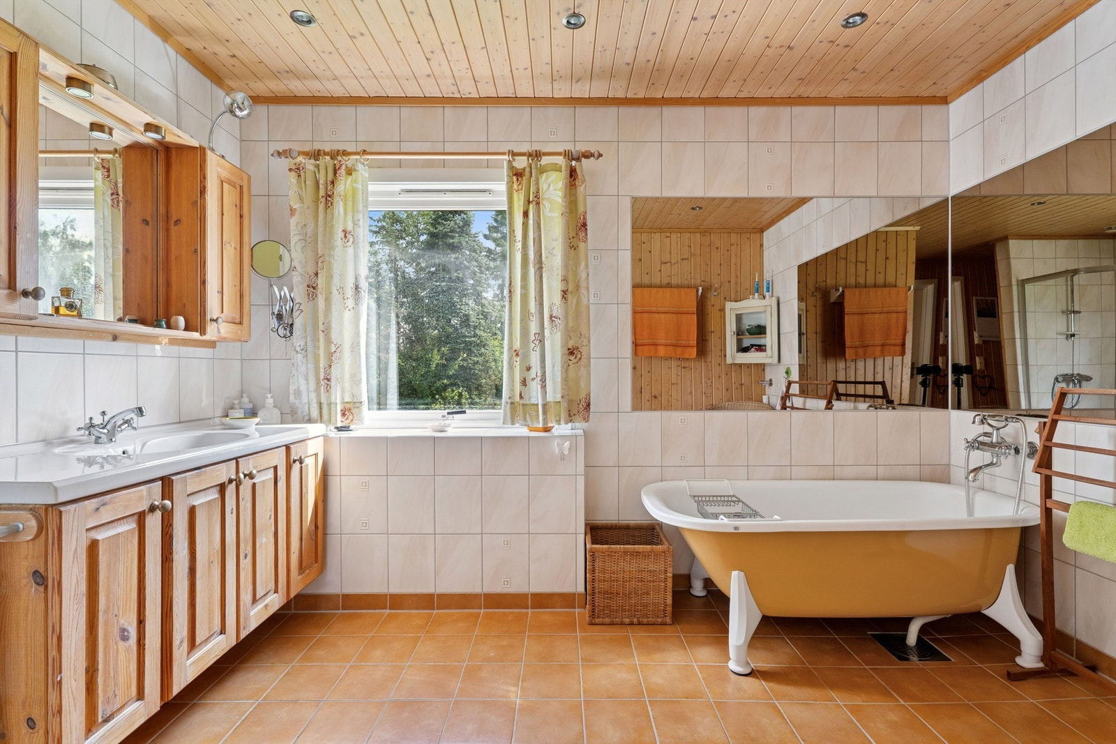 Bad 2. etasje. Galleribilde