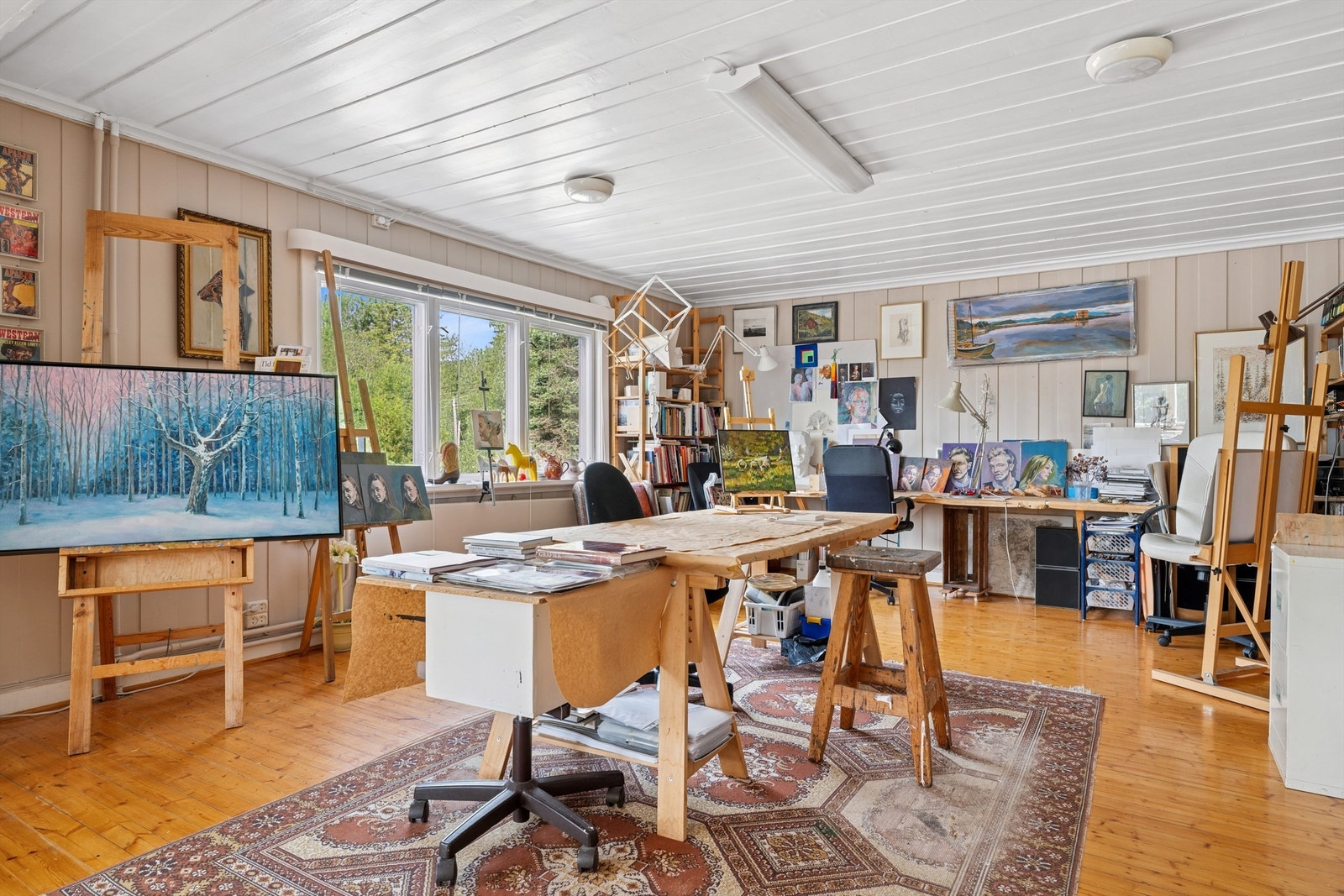 Rom i 2. etasje som benyttes som arbeidsrom. Galleribilde