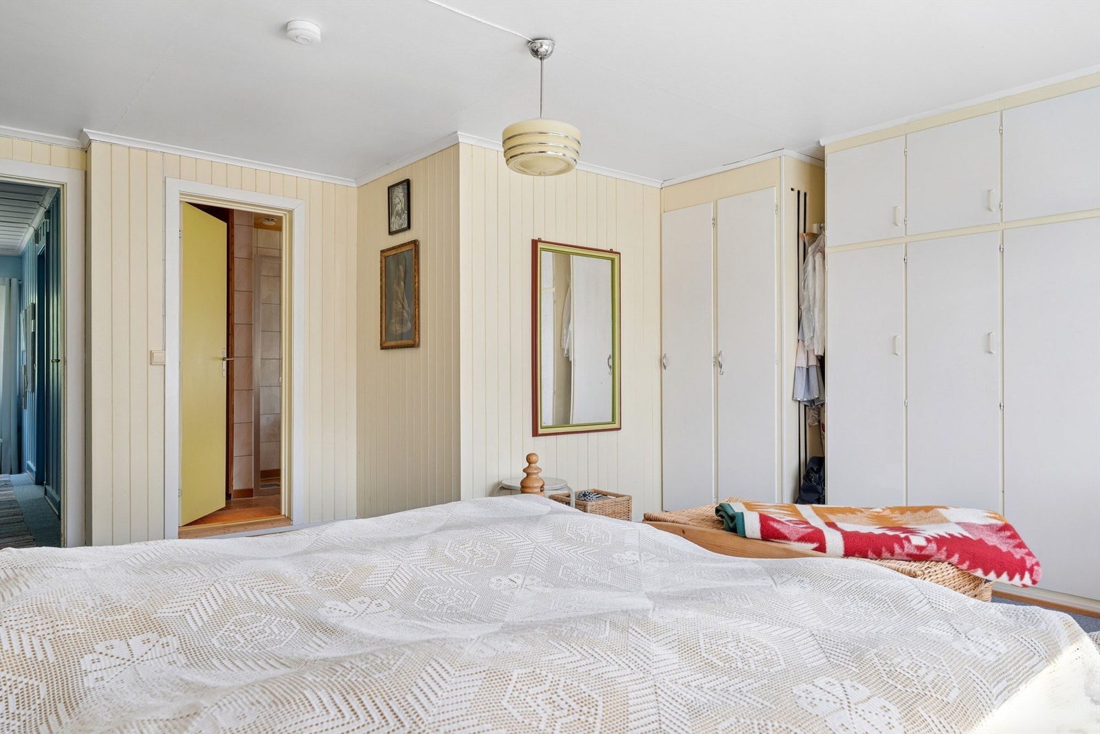 Soverom 2. etasje med adkomst til bad. Galleribilde