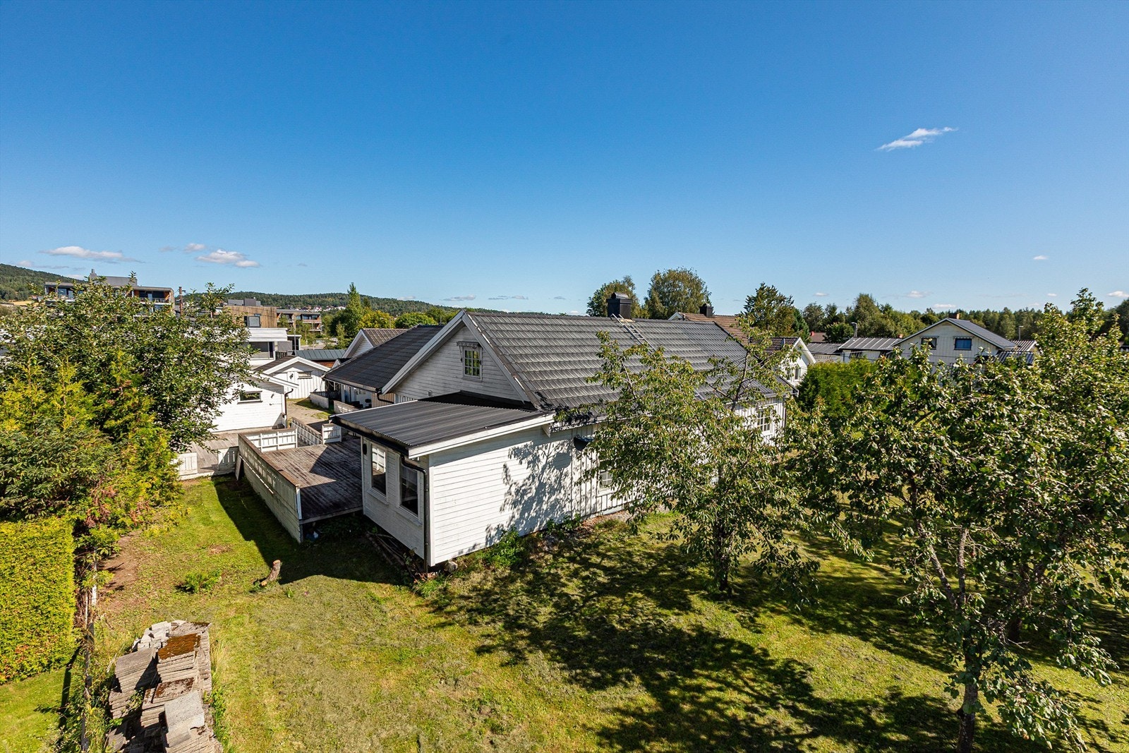 Fasade/hage Galleribilde