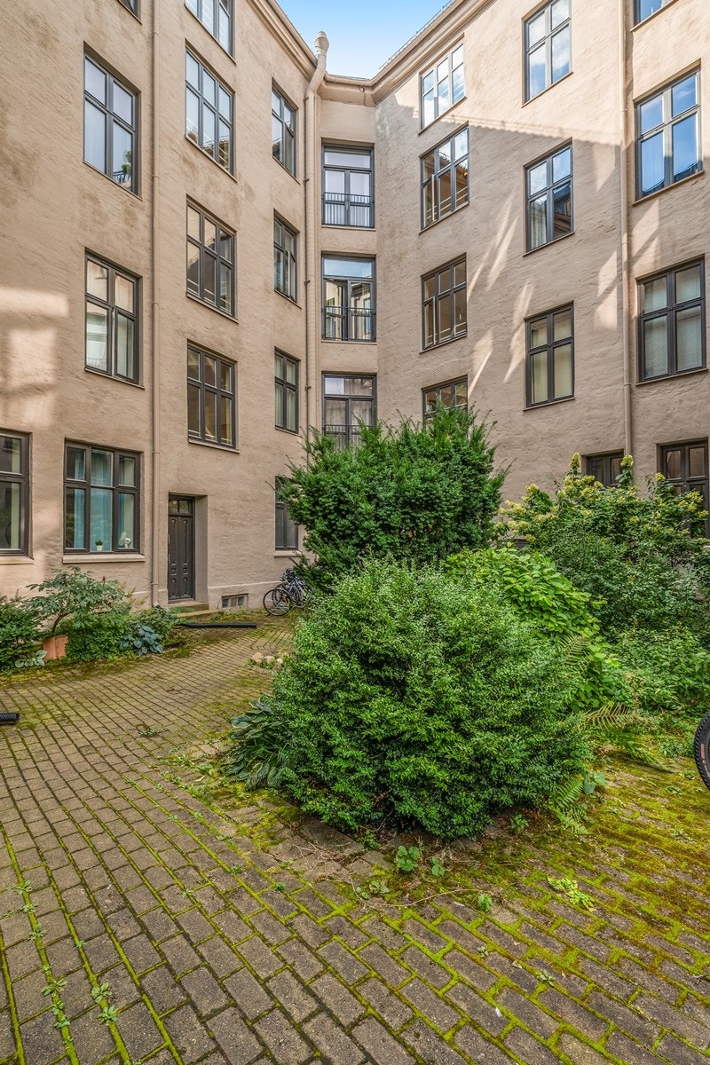 Hyggelig og skjermet bakgård Galleribilde