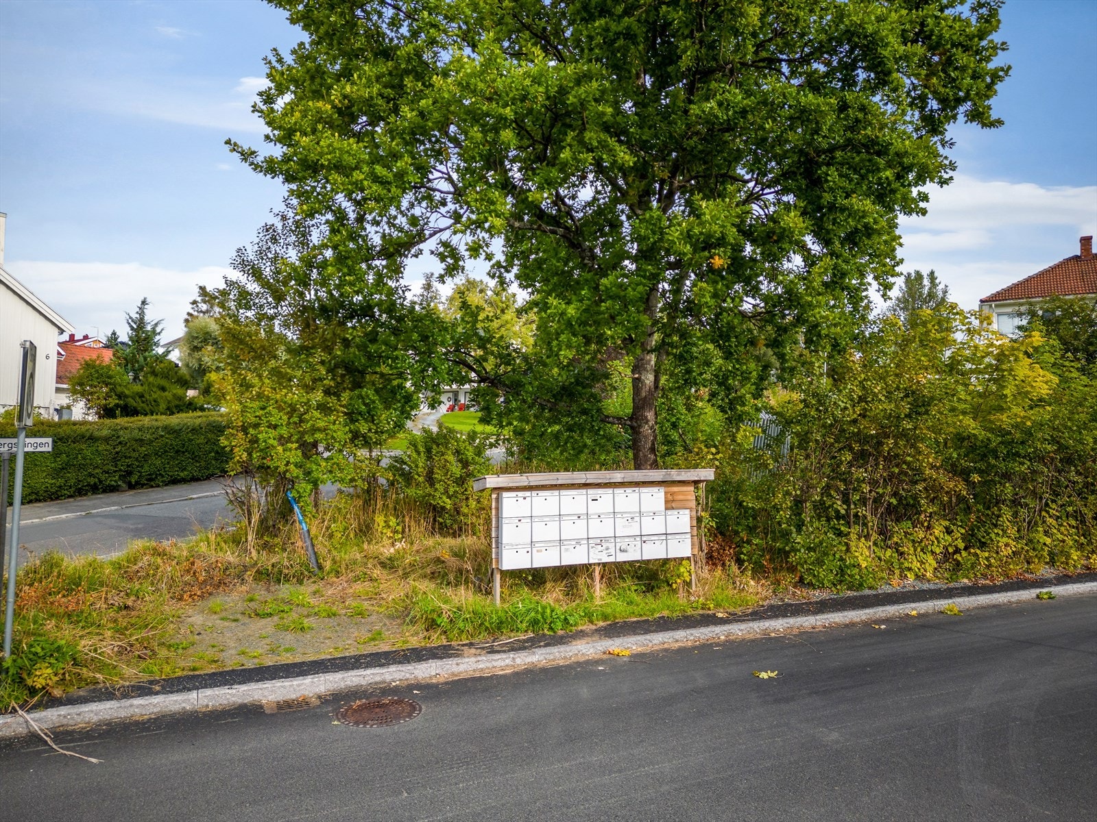 Nå har du en flott mulighet til å kapre en stor, fin tomt i disse attraktive omgivelsene. Galleribilde