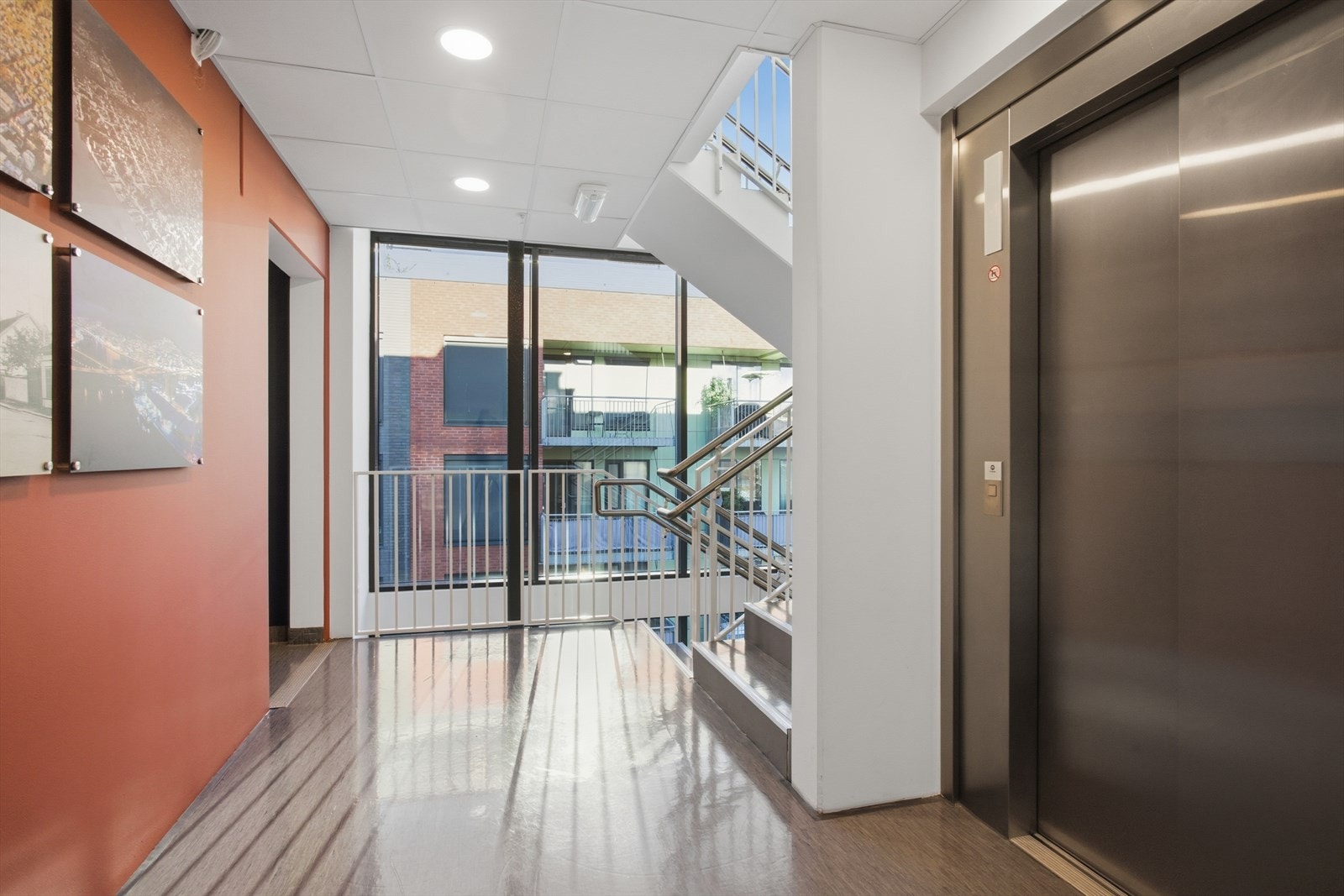 Leiligheten ligger i 4. etasje og har adkomst via heis eller trapper. Galleribilde