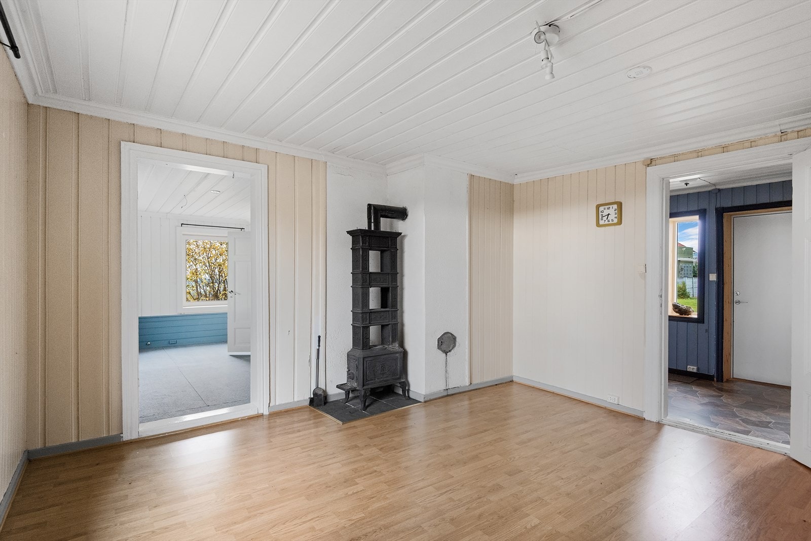 Stue med vedovn- Godkjent utleiebolig -Trudvangvegen 56 Galleribilde