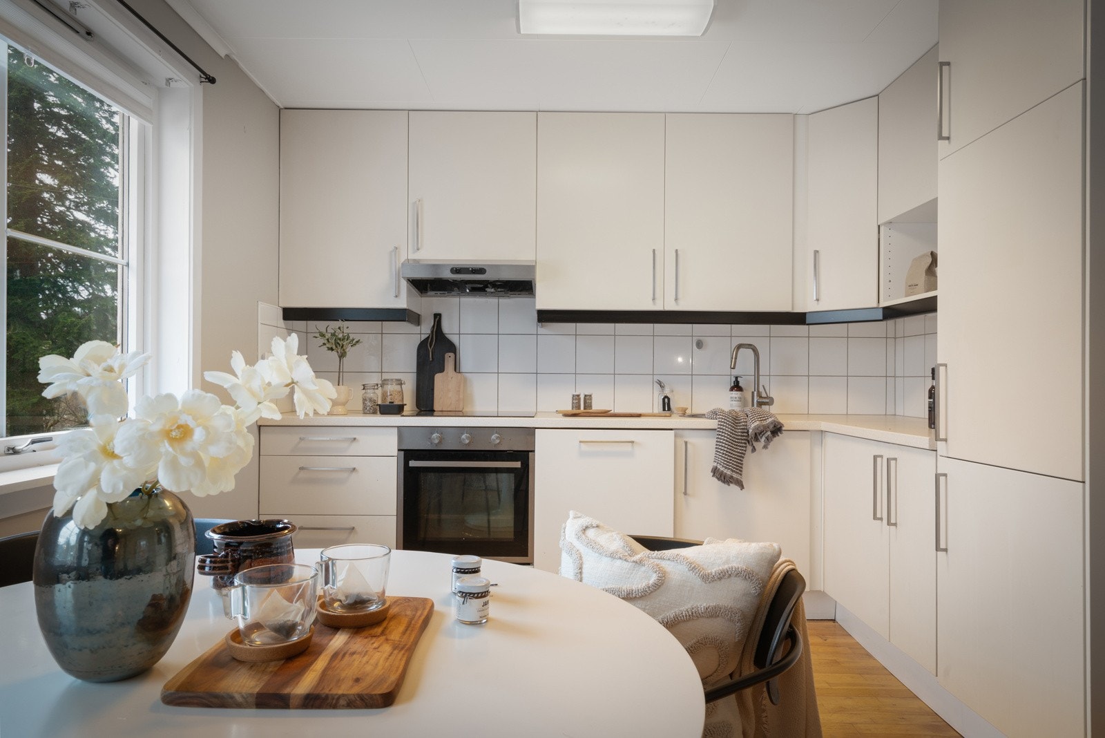 Lys og pen 3-roms leilighet på ett plan Galleribilde