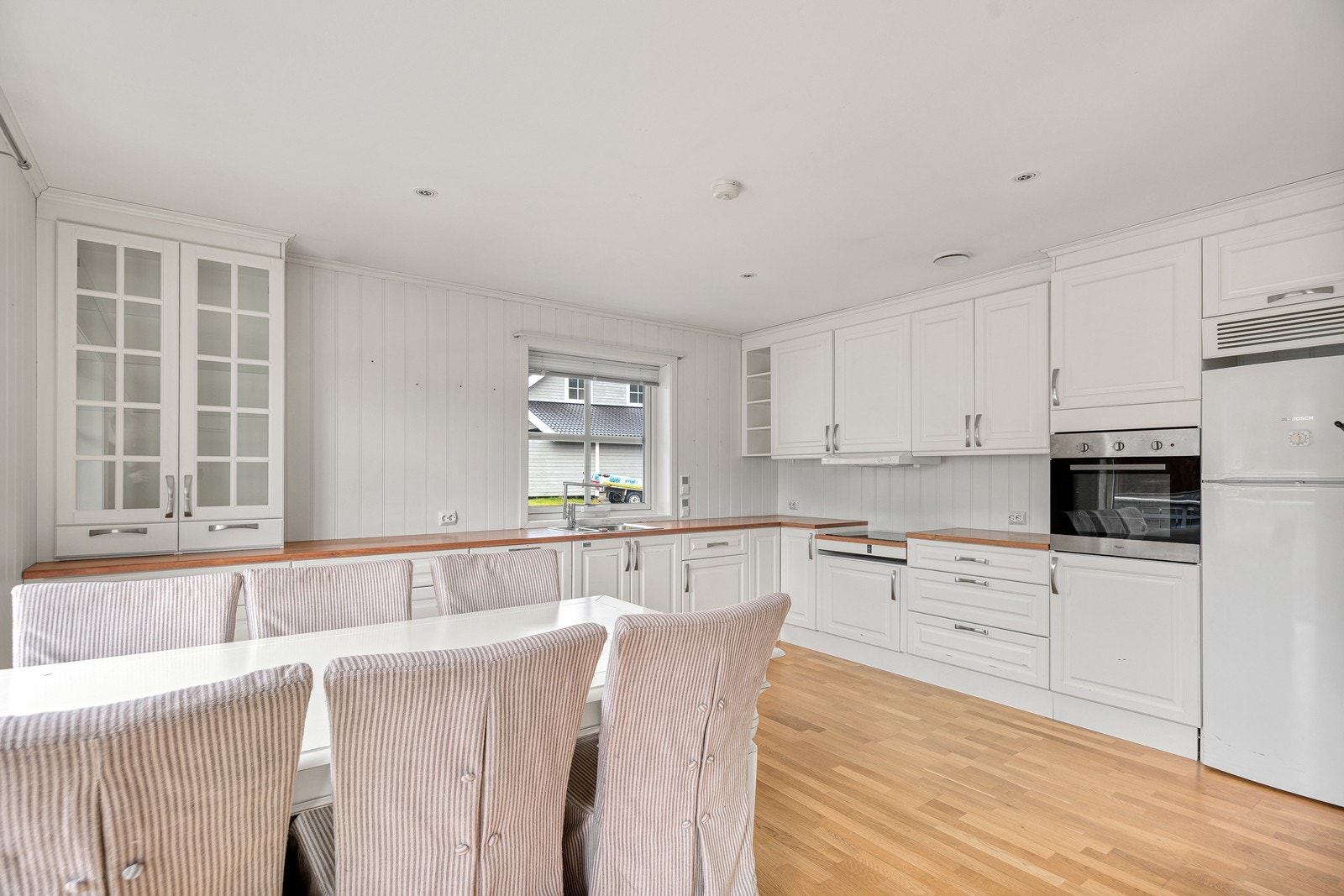 Boligen ligger i et idyllisk og rolig område på Kilen i Finsland, i et barnevennlig nabolag med trygg og etablert bebyggelse Galleribilde