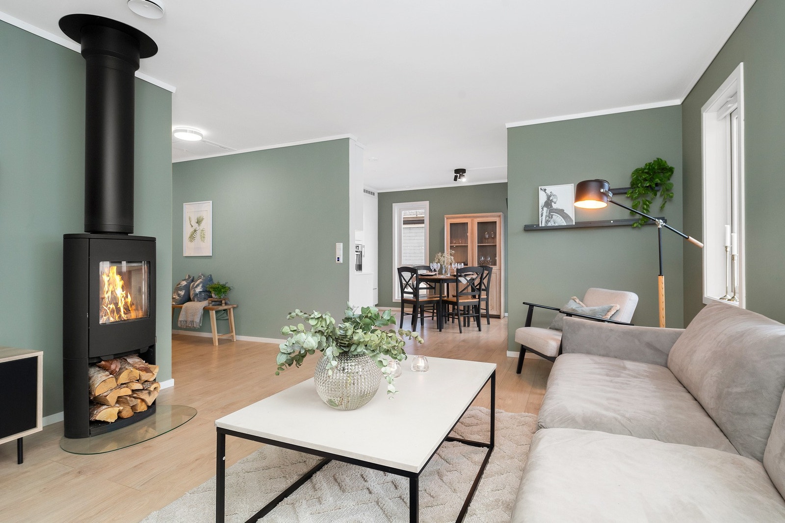 Lys og trivelig stue. Galleribilde