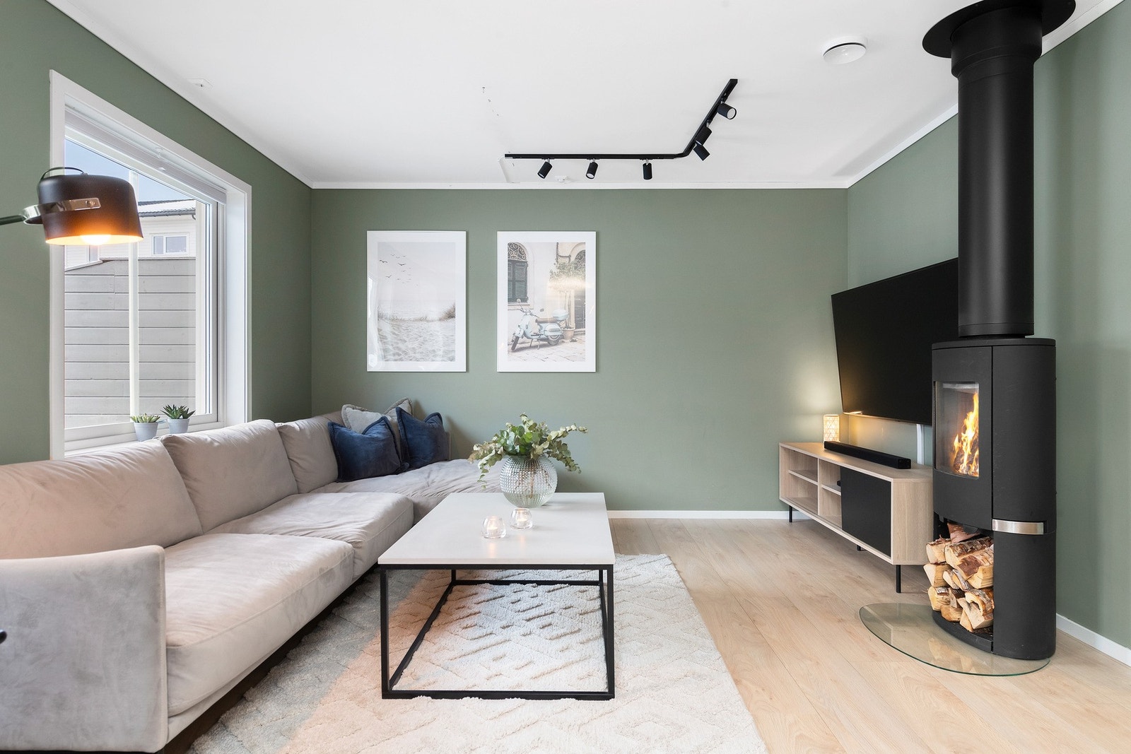 Fint TV-krok i stue. Galleribilde