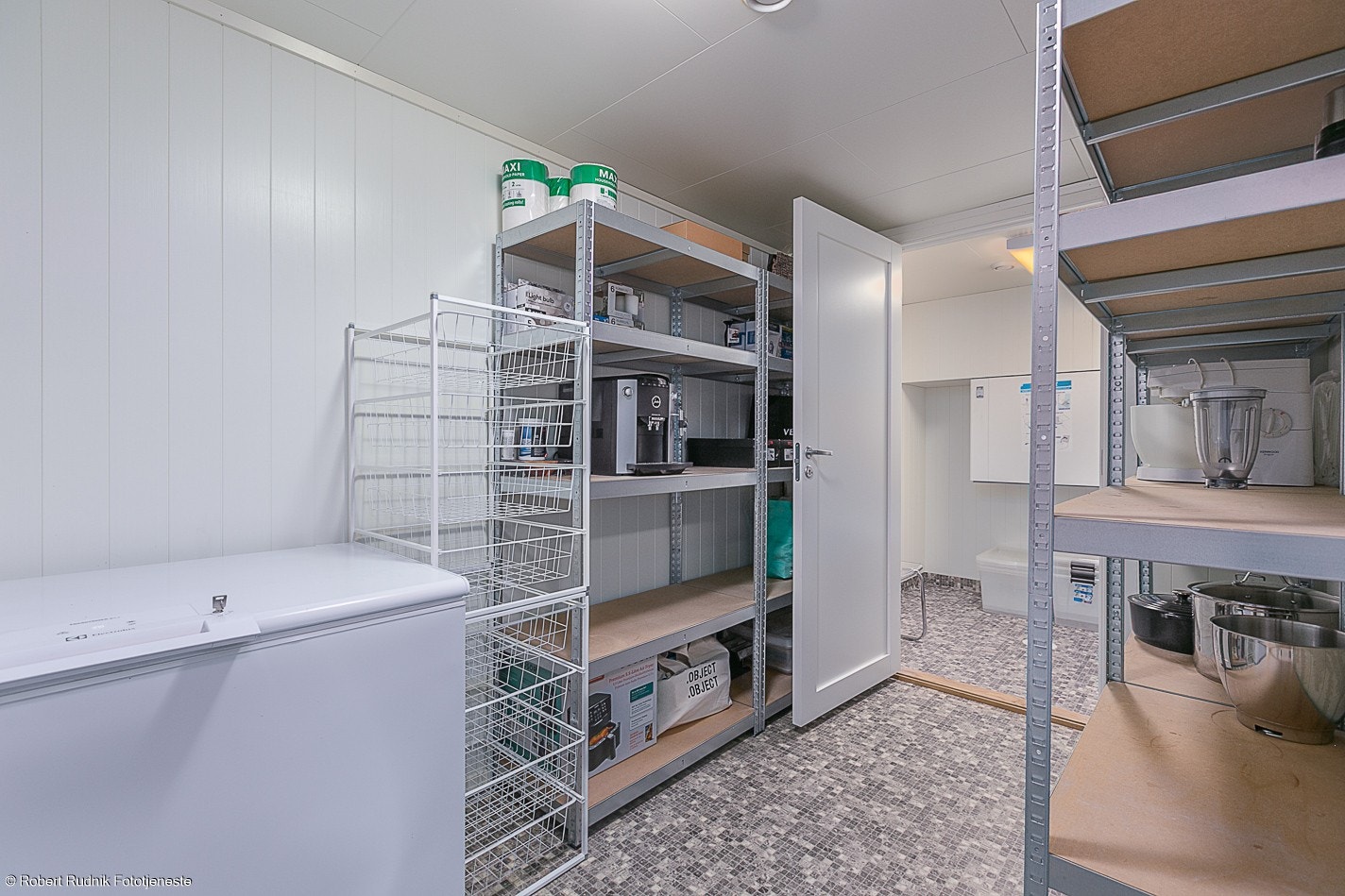 Bod med teknisk rom i bakkant. Galleribilde