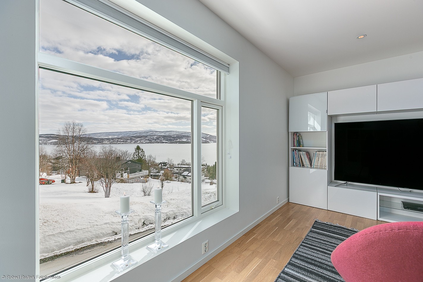 Fantastisk utsikt fra alle rom i boligen. Galleribilde