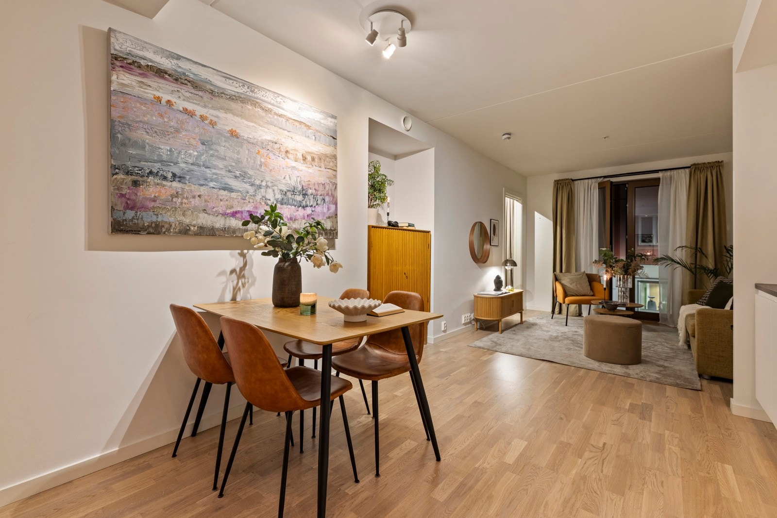 Hyggelig stemning på kveldstid. Galleribilde