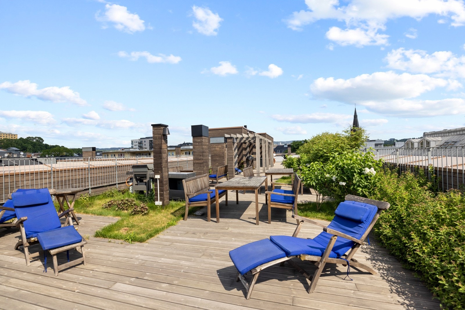 Her kan man nyte solen på en varm sommerdag. Galleribilde