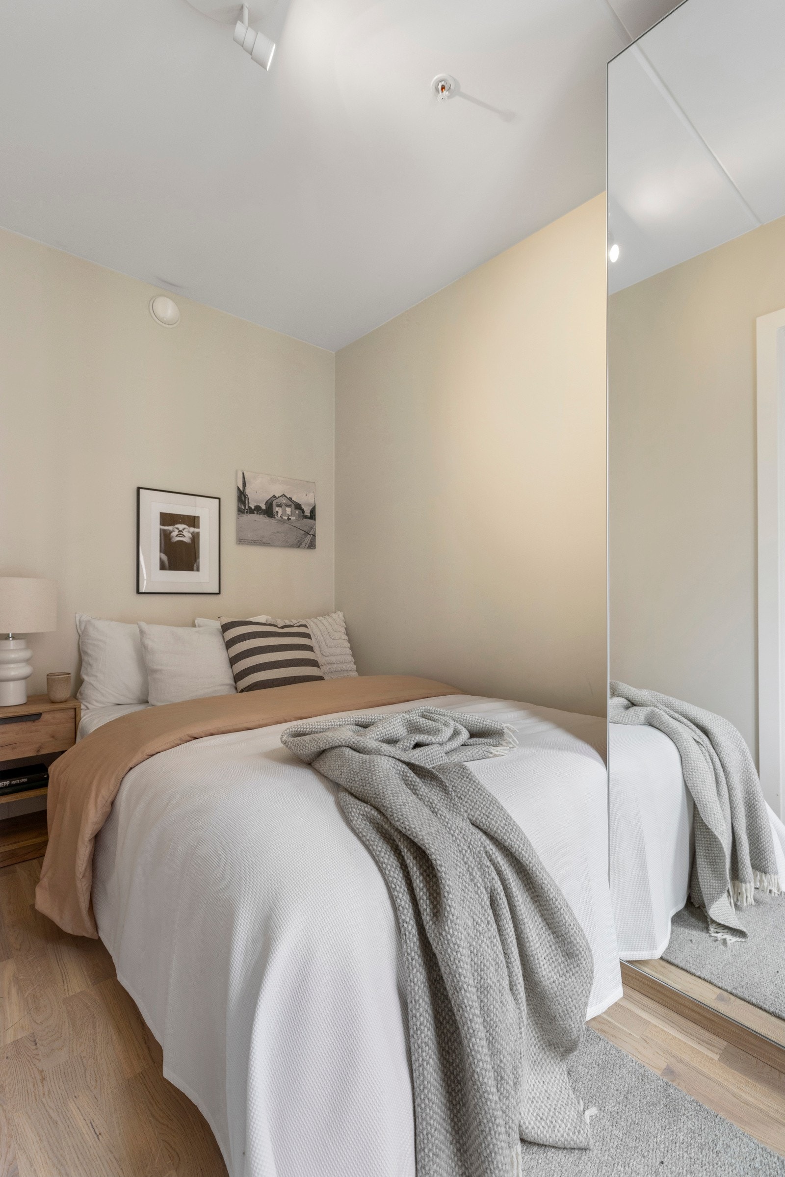 Her er det plass til seng, skrivepult eller oppbevaringsløsninger. Galleribilde