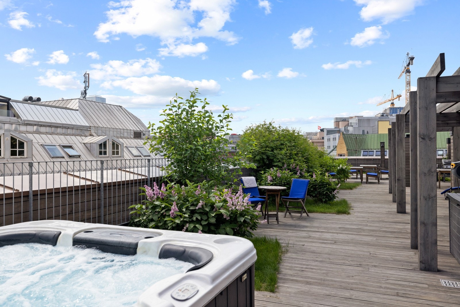 Her kan man invitere venner og familie til hyggelige lag mens man nyter utsikten utover Oslo. Galleribilde