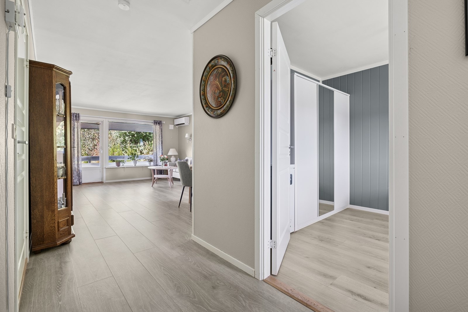 Videre byr leiligheten på to romslige soverom. Galleribilde