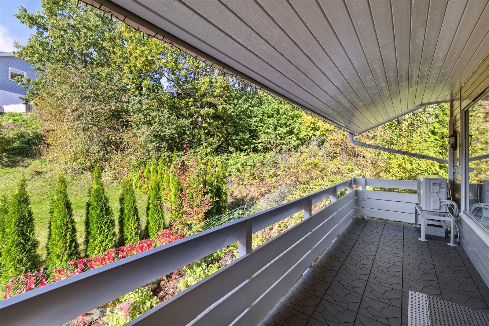 Fra stuen er det utgang til en solrik balkong på ca. 9 m². Galleribilde