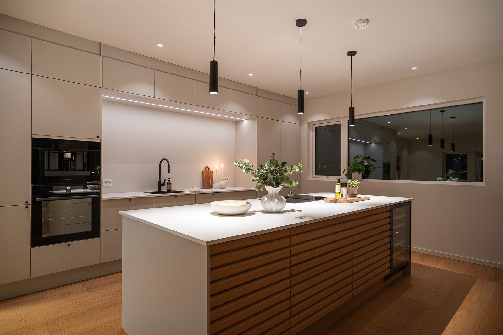 Kjøkkenet er meget innholdsrikt og er fra Sørlandskjøkken. Galleribilde