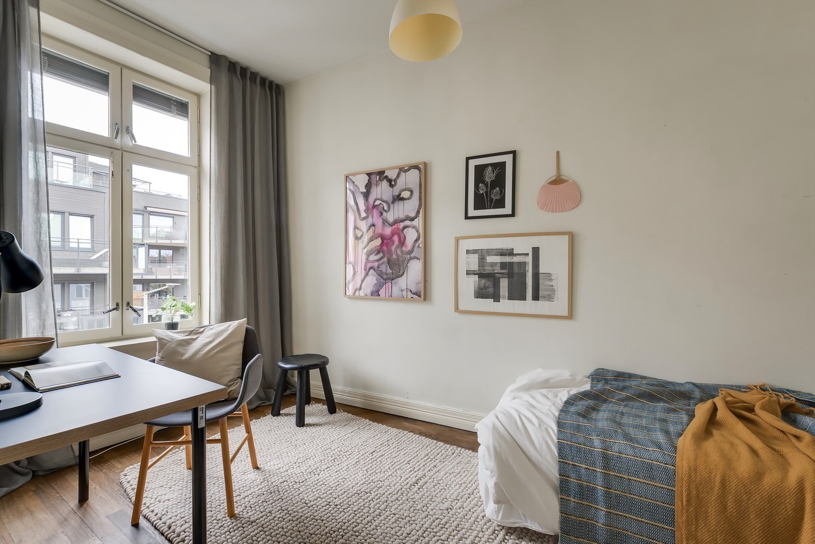 Soverom 2 Med plass til seng og garderobeskap. Galleribilde