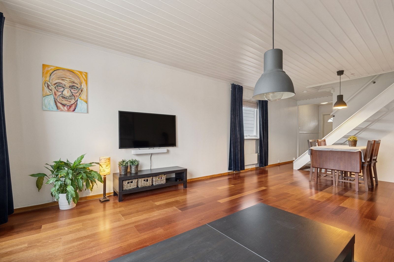 Beliggenheten på enden gir fordelen med vinduer på endevegg. Galleribilde