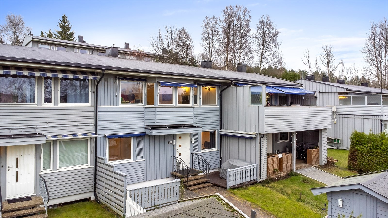 Boligen har en attraktiv og familievennlig beliggenhet på Nedre Stovner, et veletablert boligområde som kombinerer nærhet til både servicetilbud og grønne lunger Galleribilde