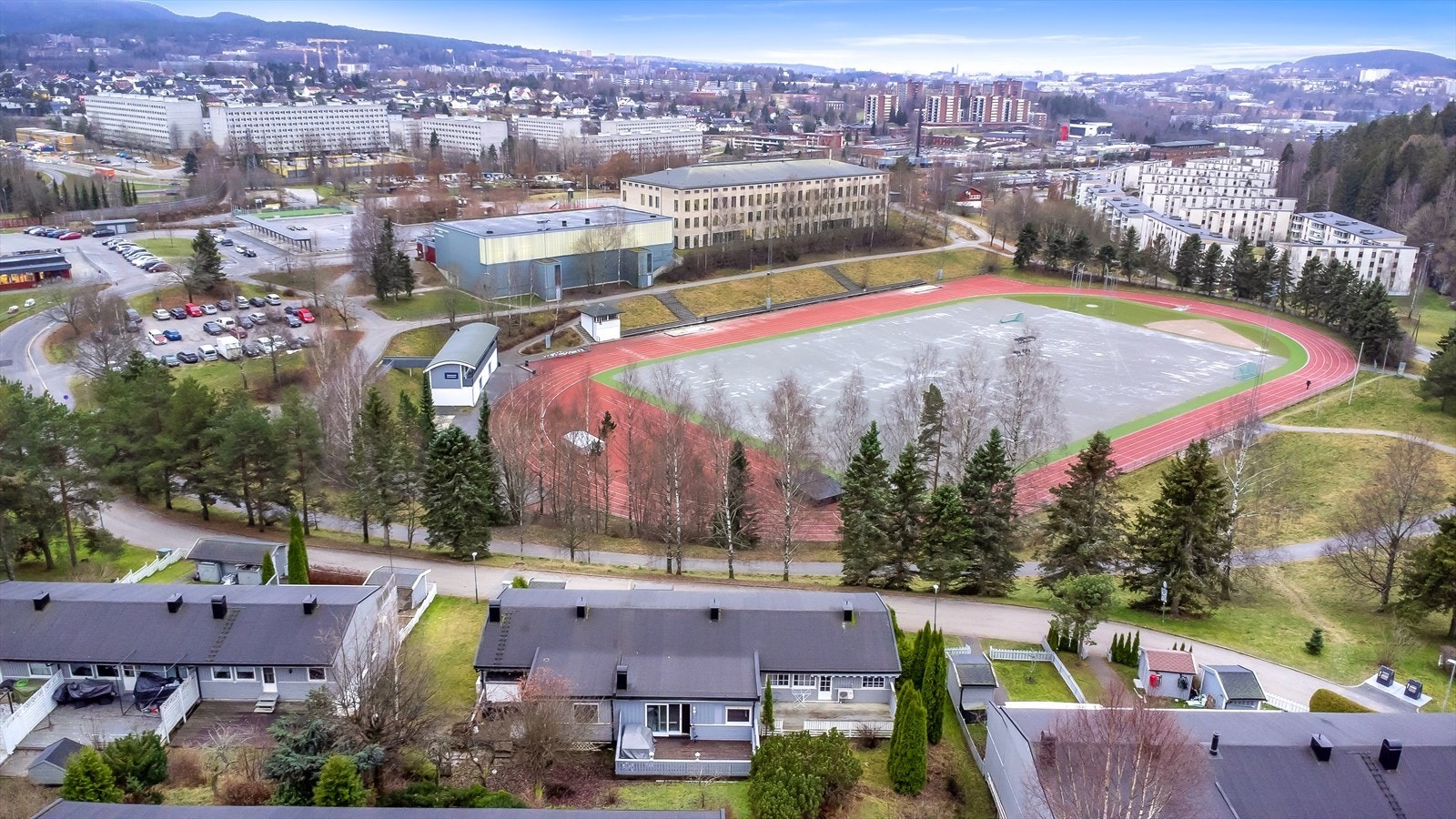 Stovner løpebane er kort gange fra boligen Galleribilde