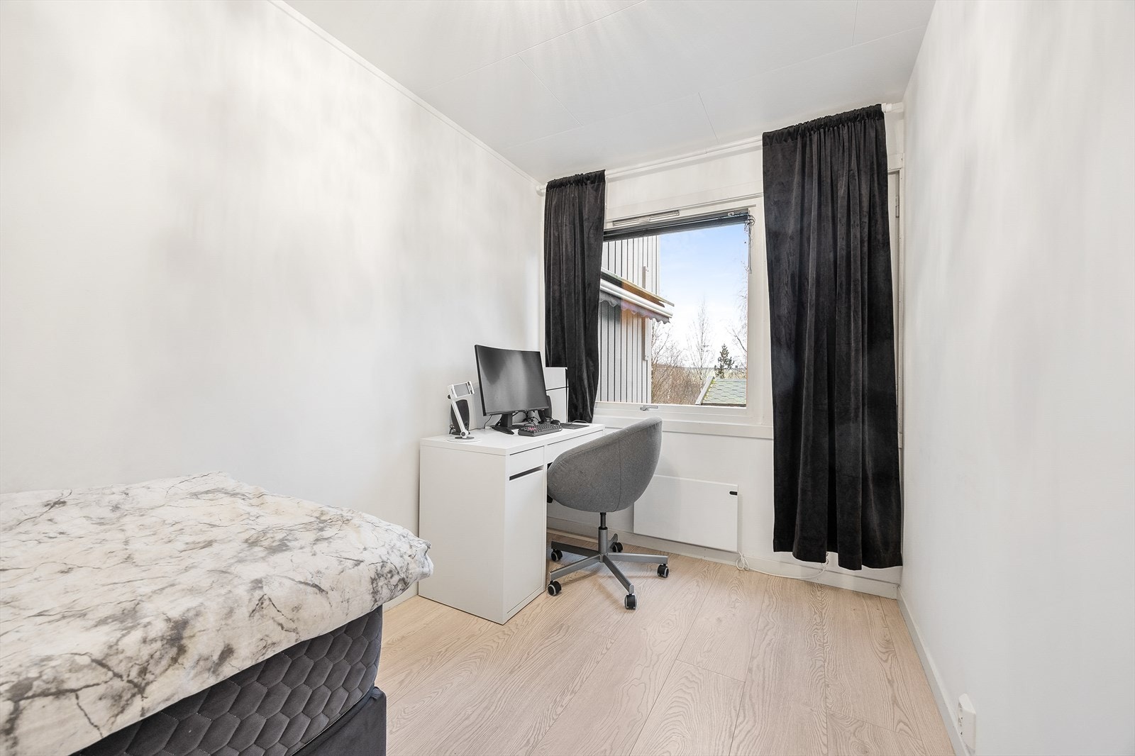 Det andre soverommet er velegnet som barne-/gjesterom eller kontor Galleribilde