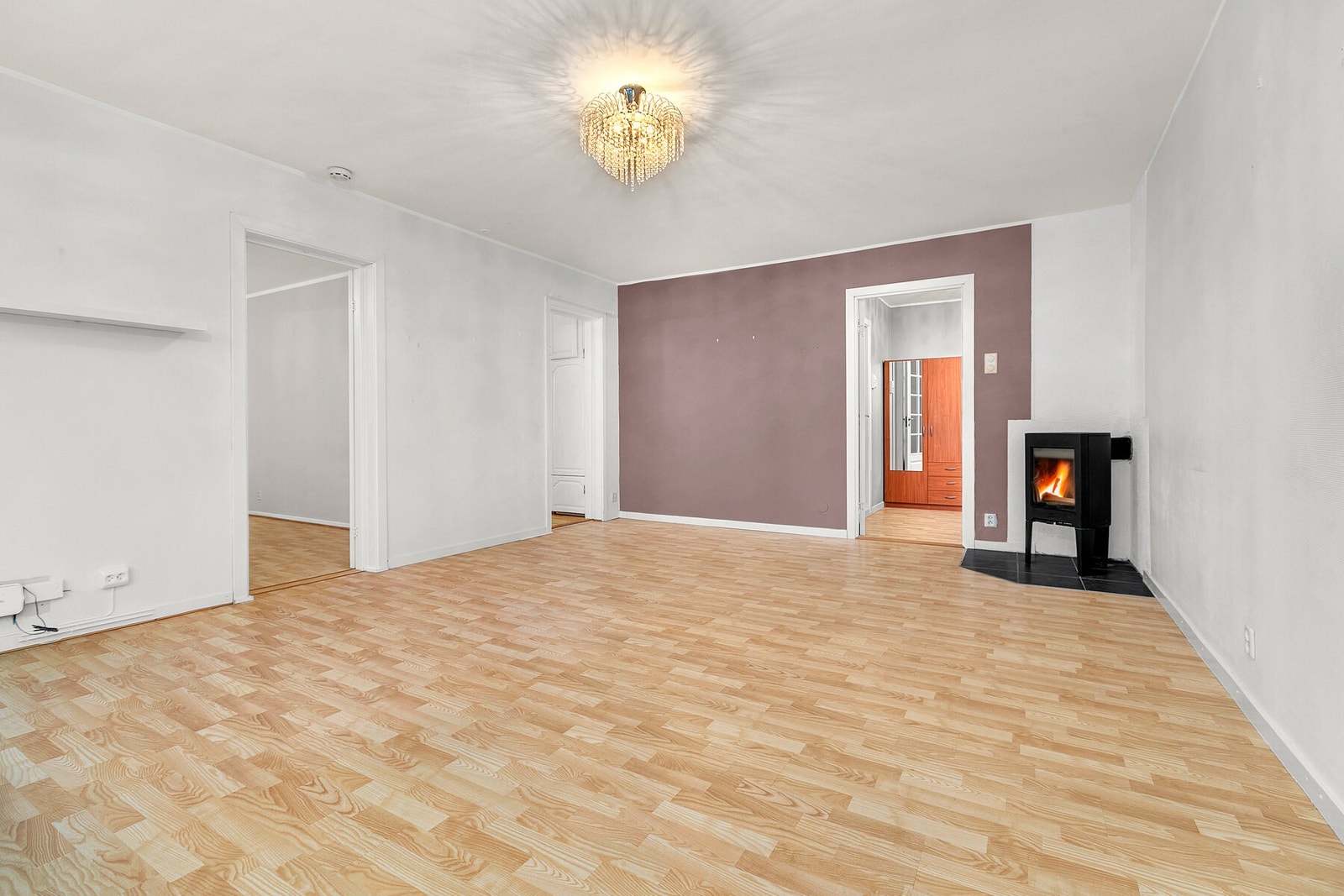 Vedpeis i stuen Galleribilde