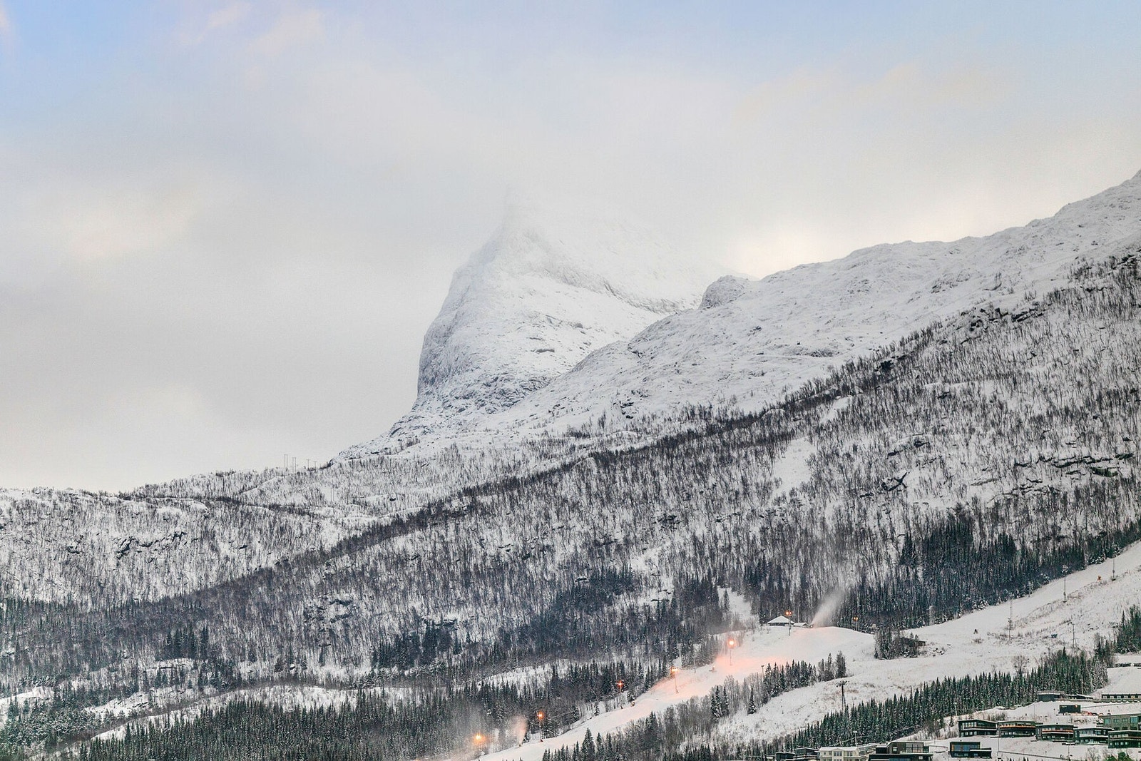 Utsikt mot Tøttatoppen Galleribilde