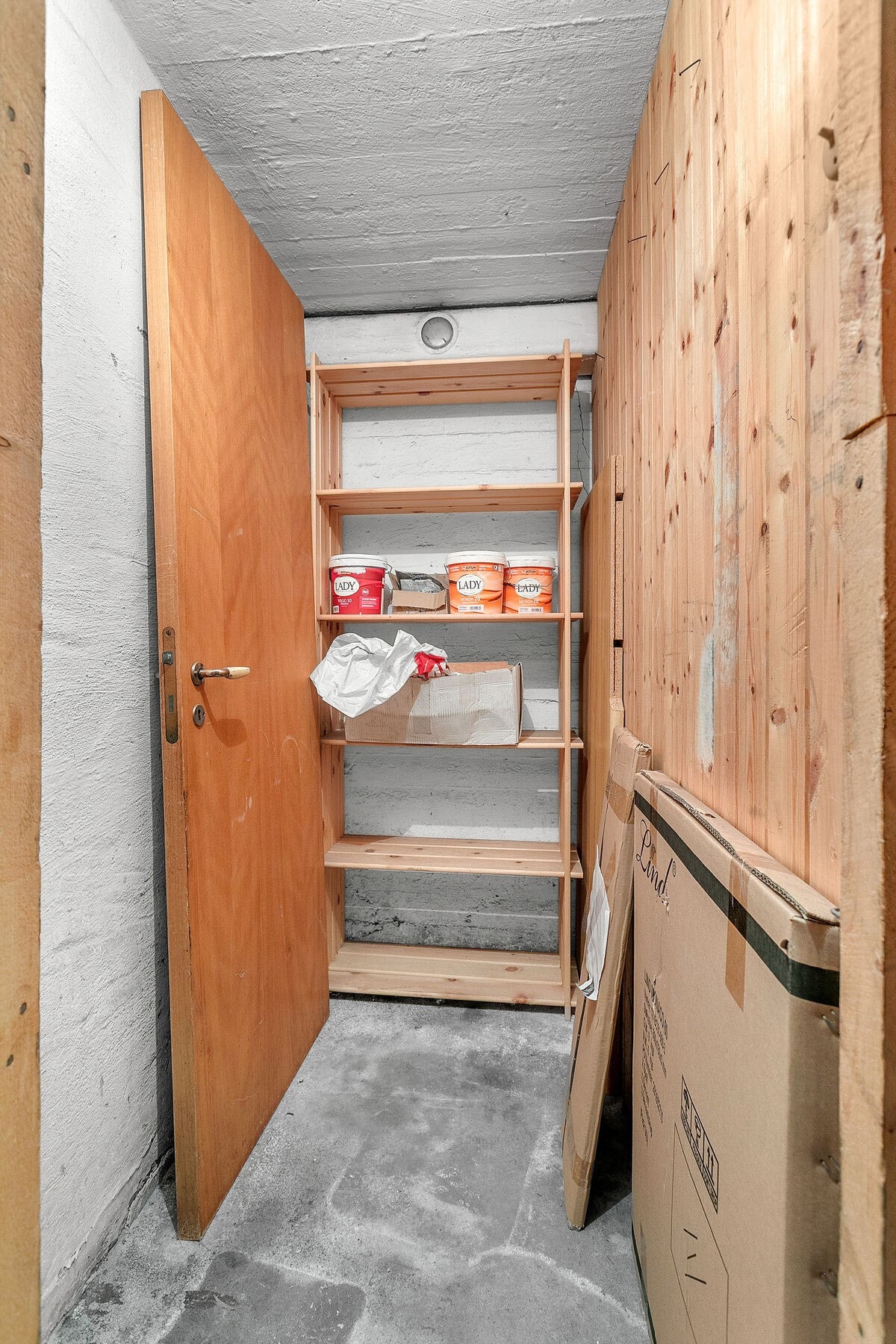 Kjelleretasje - Bod Galleribilde