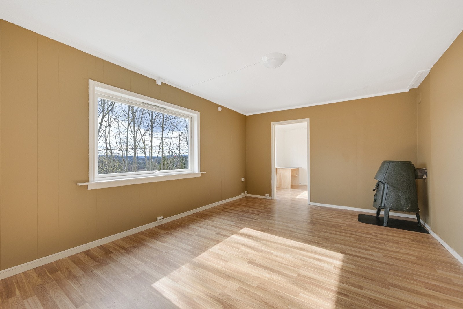 Stort stueområde i 1. etasje Galleribilde