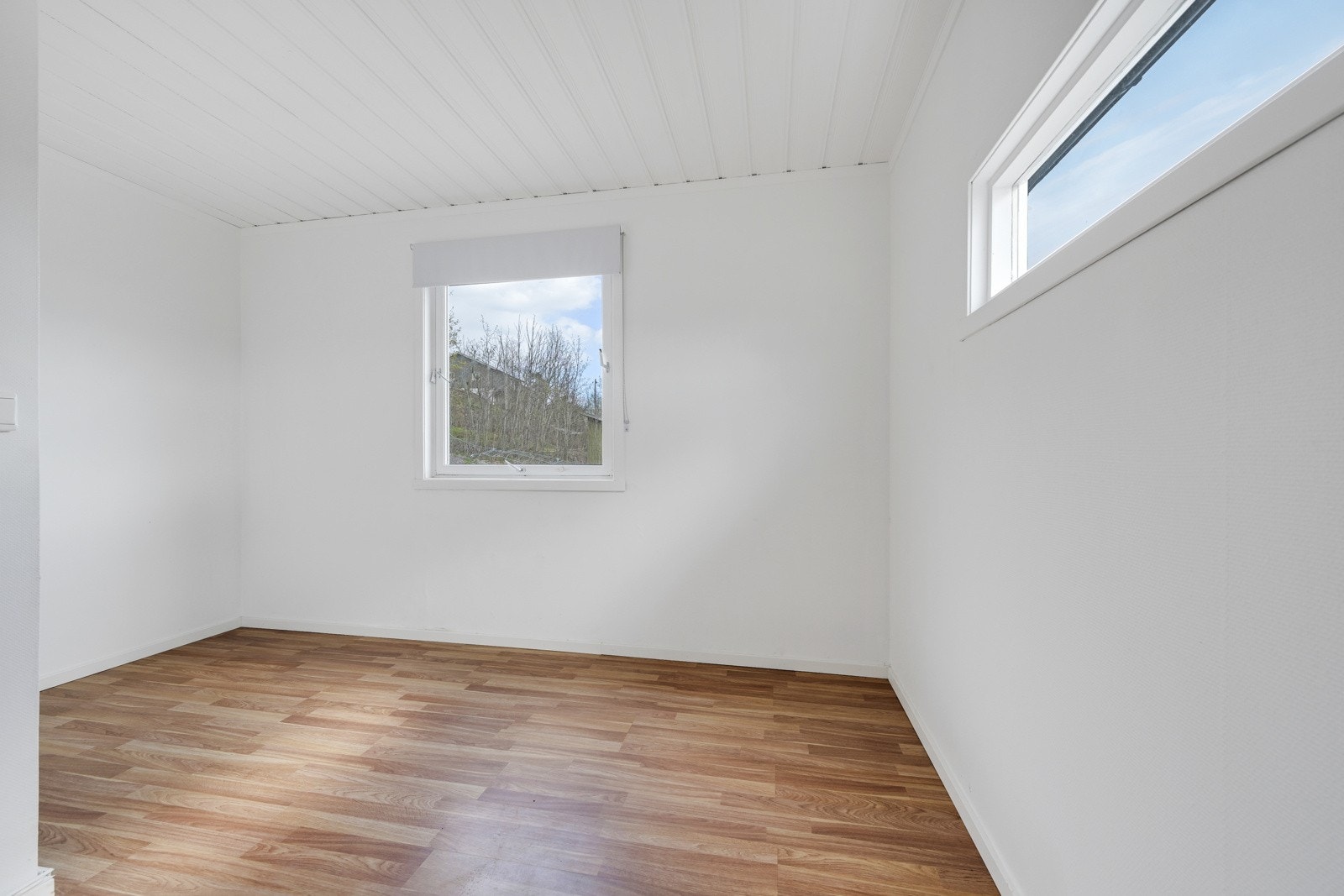 Soverommene er romslige, og det er gode muligheter for ønskede garderobeløsninger Galleribilde