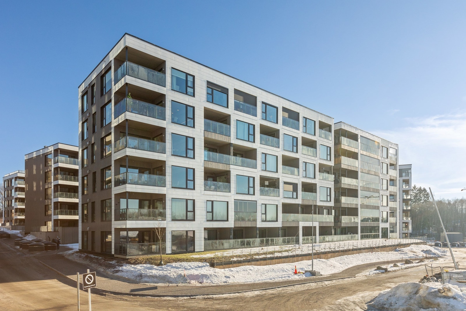 Leiligheten ligger i 3. etasje og har heisadkomst til leilighetsplan Galleribilde