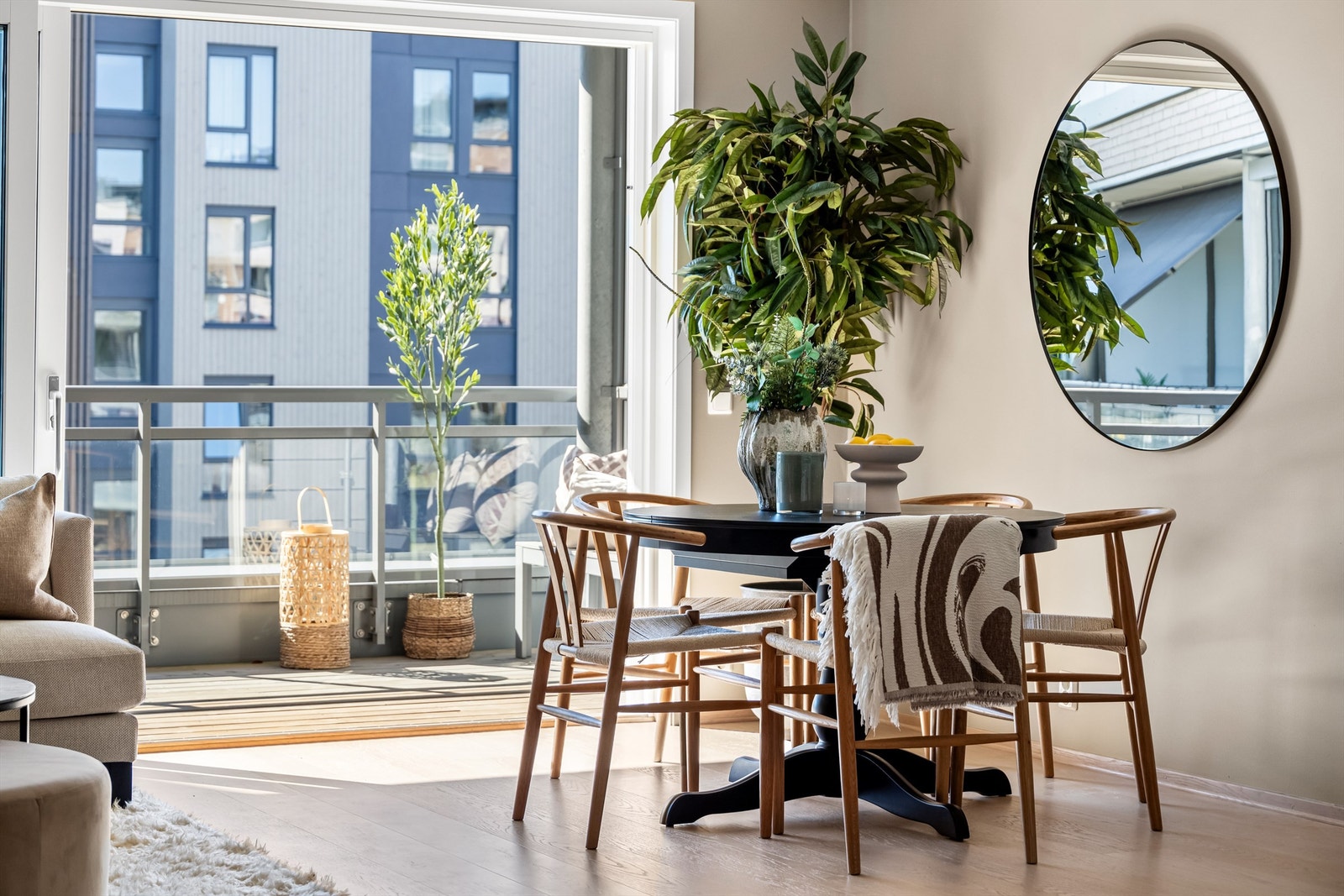 Stue med plass til spisebord Galleribilde