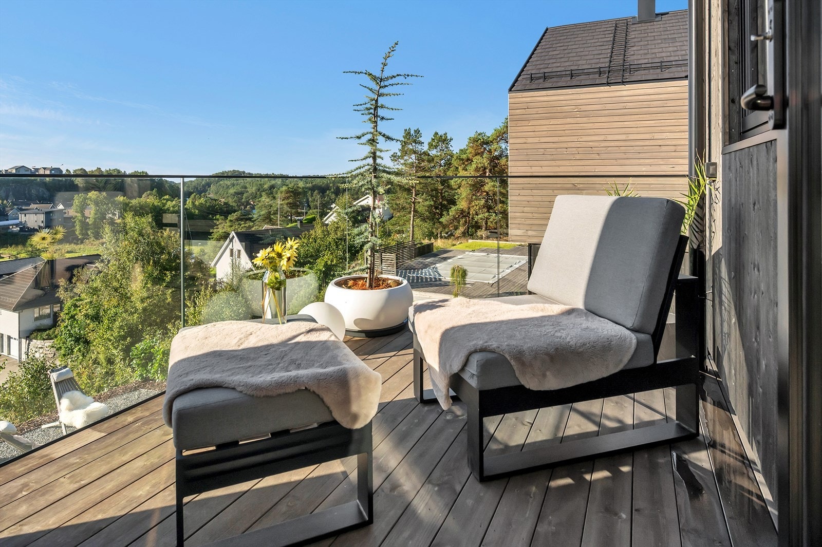 Balkong fra stuen Galleribilde