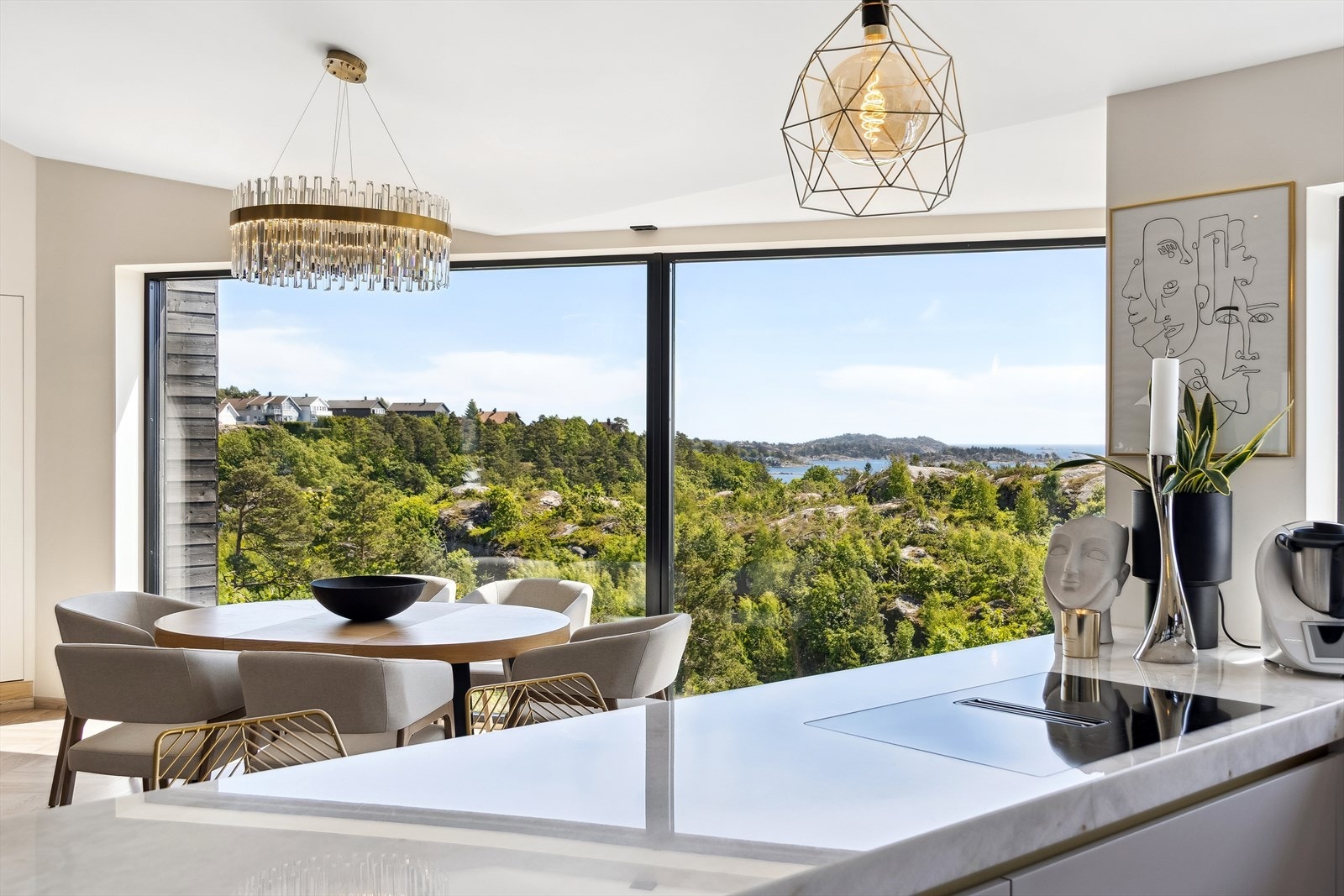 Utsikt fra kjøkkenbenken Galleribilde