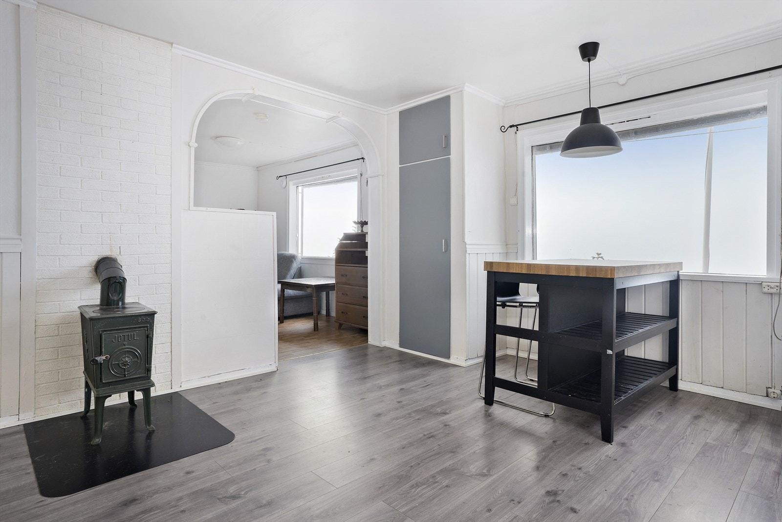 12549947_15-328-17_photo_print.jpg Galleribilde