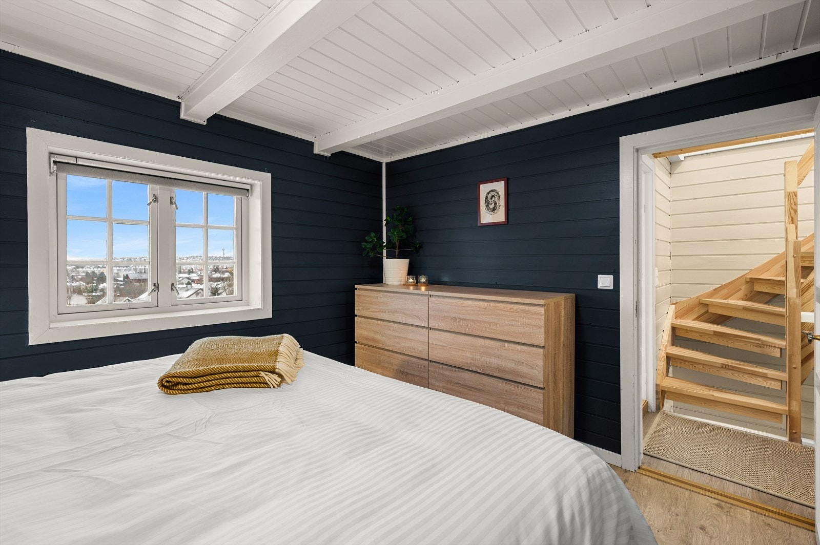 God plass til øvrig lagring som f.eks. kommode. Galleribilde