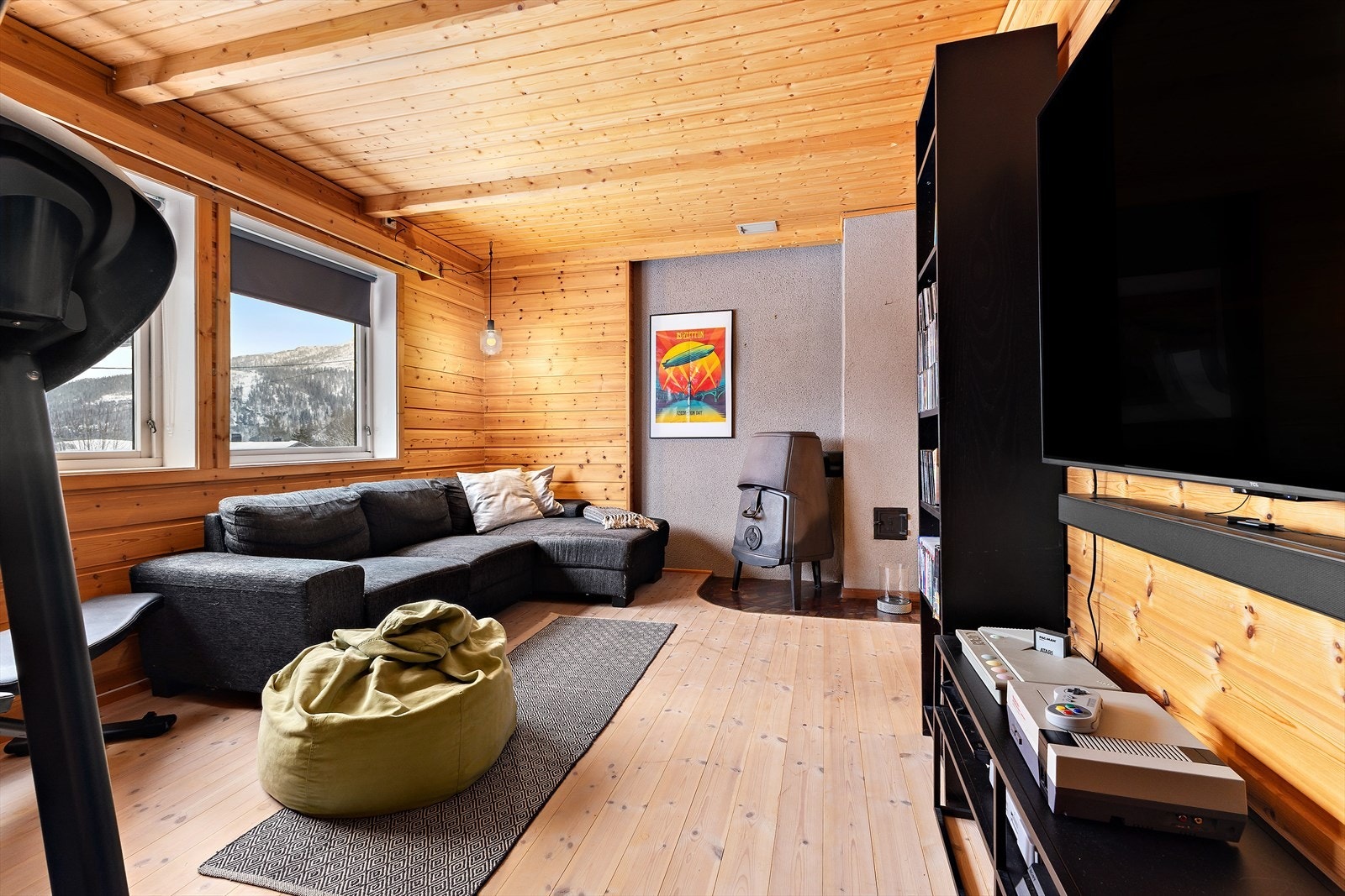 Hobbyrom for den kreative eller det kan fungere som et sosialt rom for ungdommen. Galleribilde