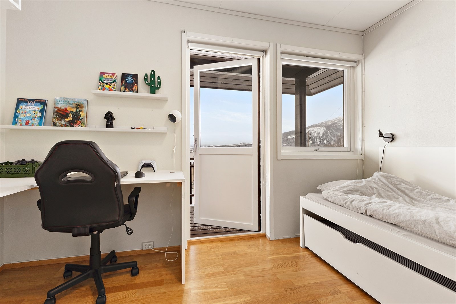 Soverom 3 av 3 på hovedplan. Galleribilde