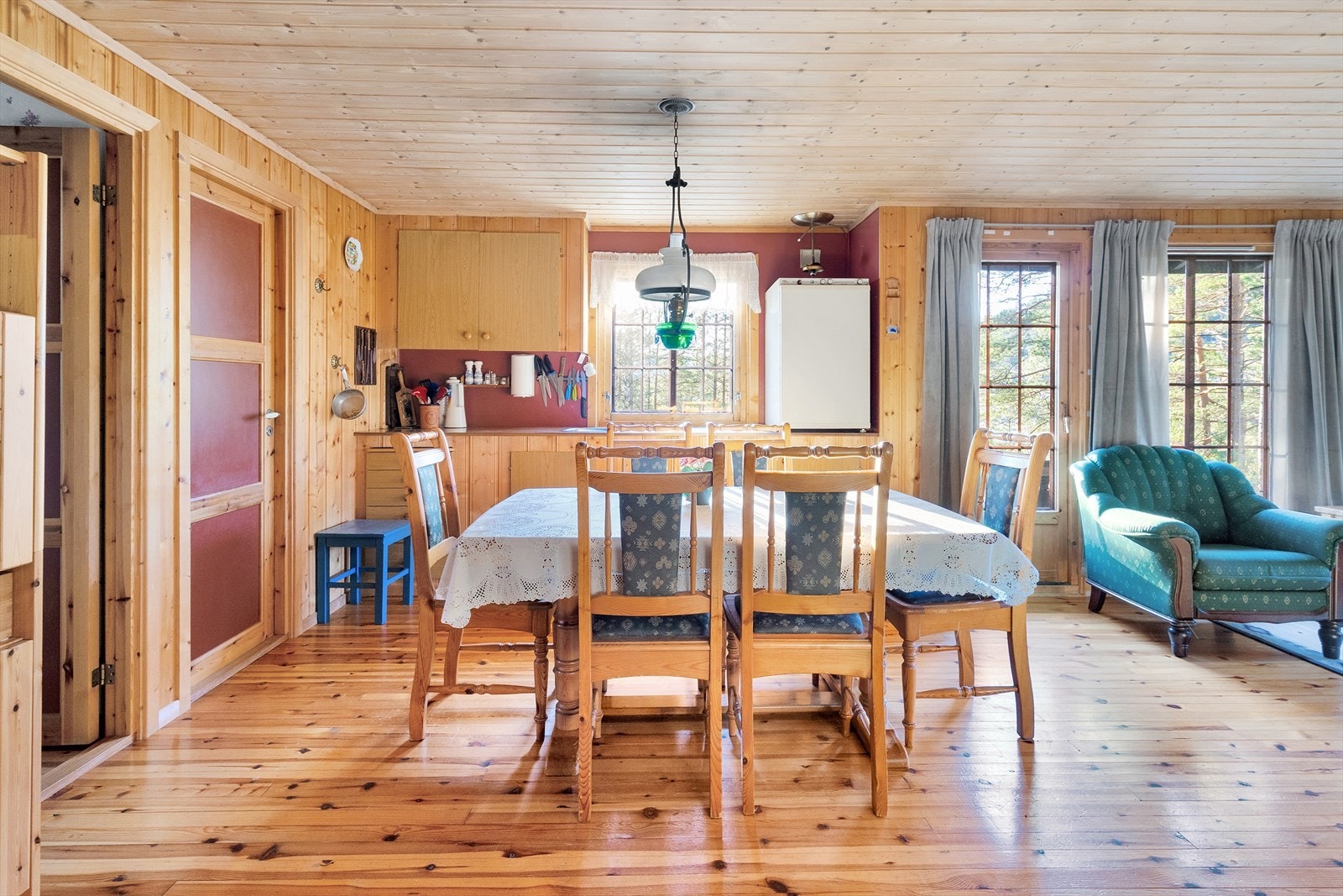 Nyt et godt måltid med venner og familie Galleribilde