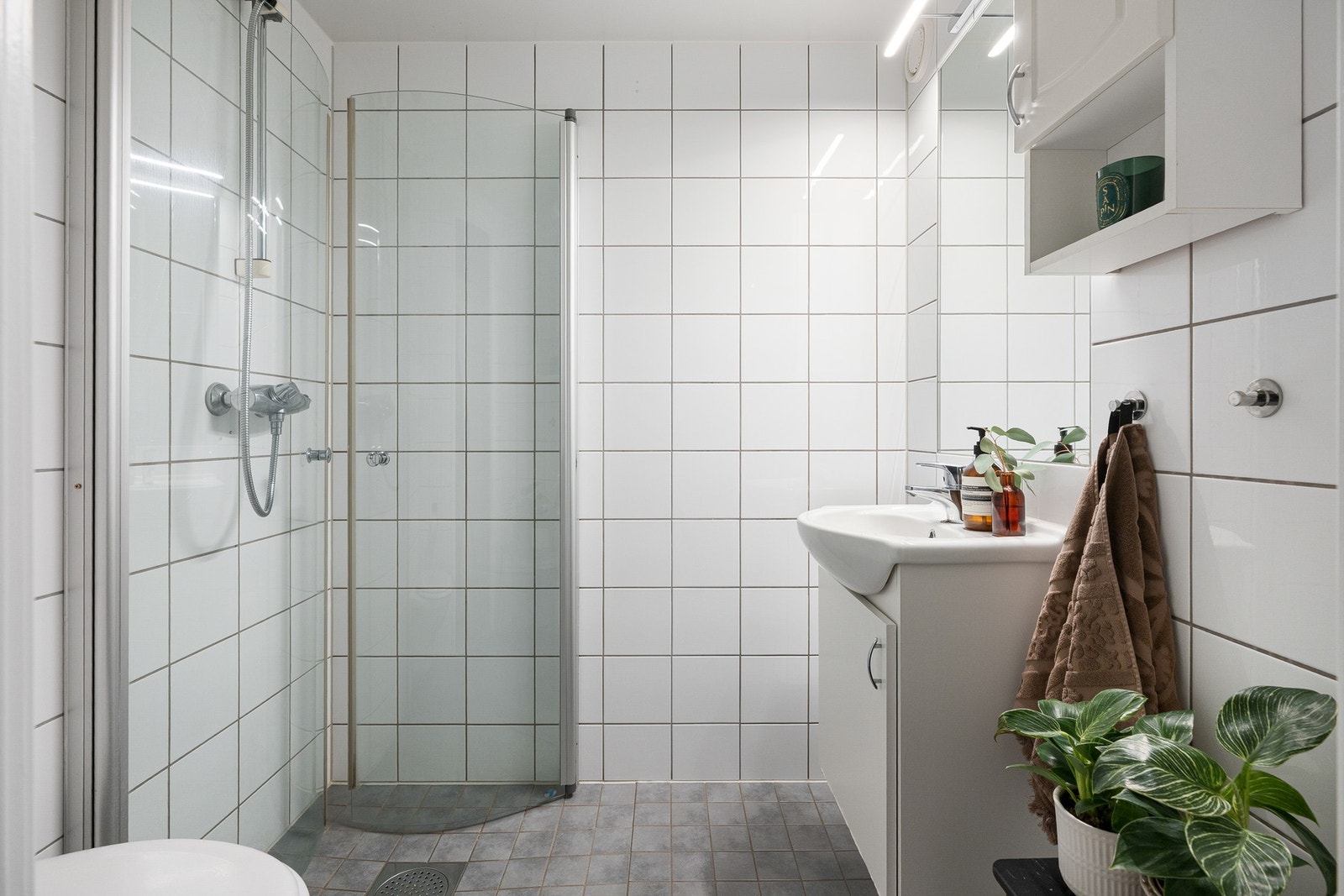 God størrelse på badet i hybeldelen. Galleribilde