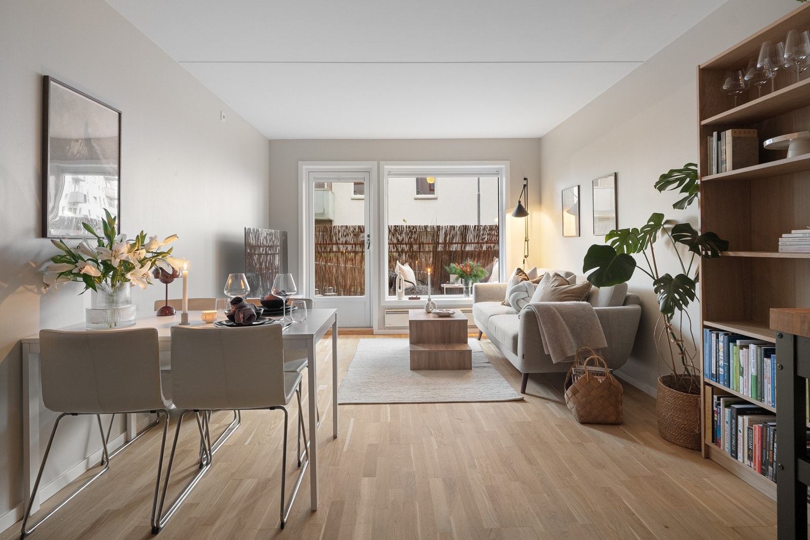 Leiligheten har nylig slipte og malte overflater, og er klar for en ny eier. Galleribilde