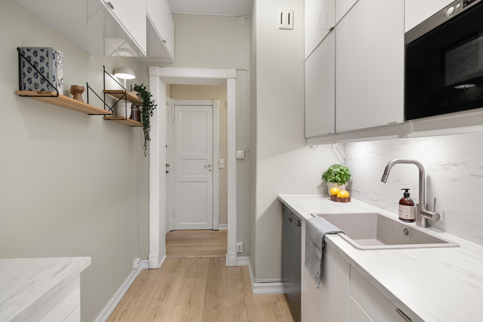 Integrerte hvitevarer medfølger. Galleribilde