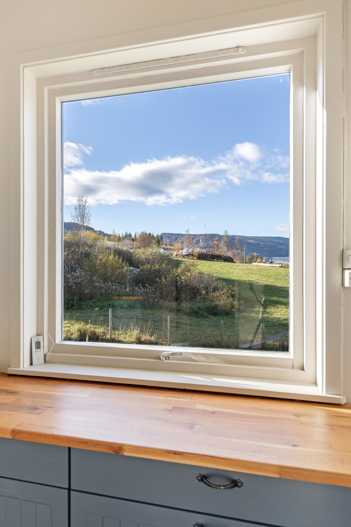 Utsyn til landbruksområder i nabolaget. Galleribilde