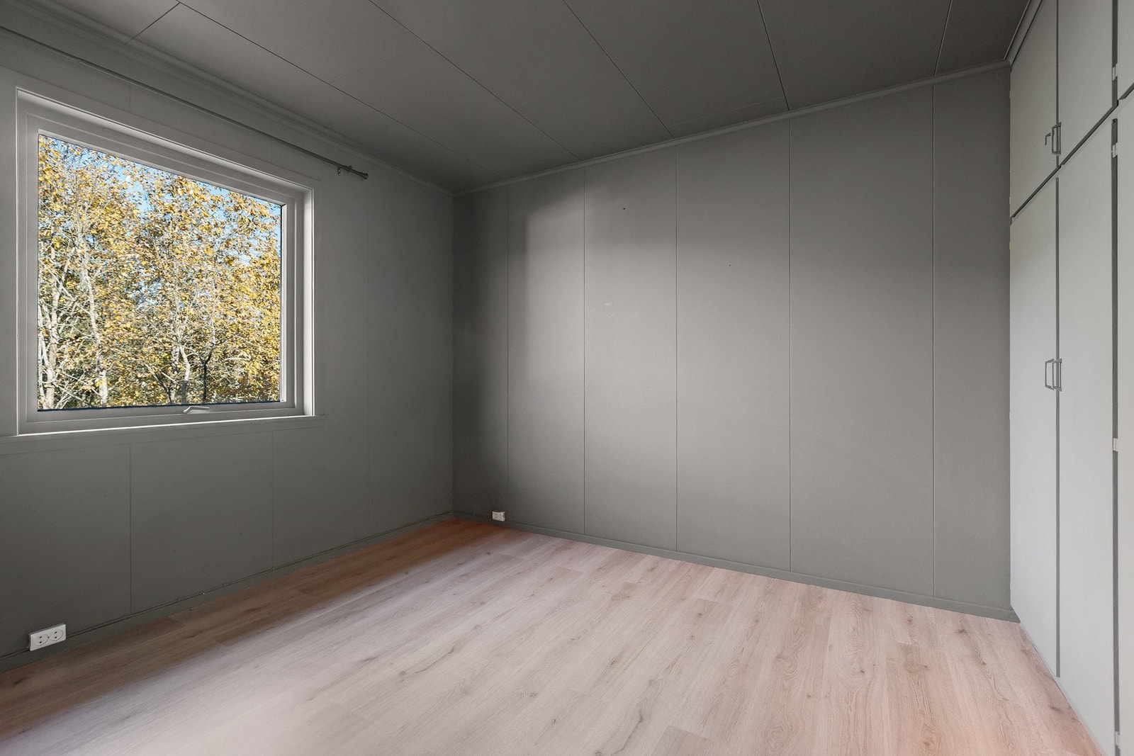 Soverom i kjelleretasjen. Soverommet er ikke byggemeldt og omsøkt til sitt bruk. Galleribilde