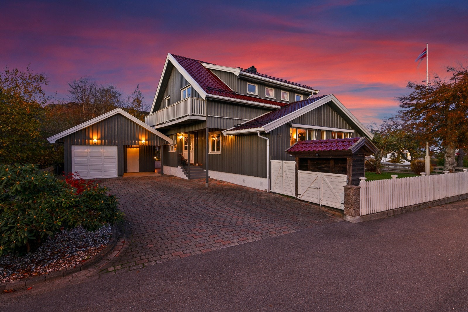 Leinæs & Partners v/Anders Fremmerlid Glasø har gleden av å presentere Rådhusgaten 74! Galleribilde