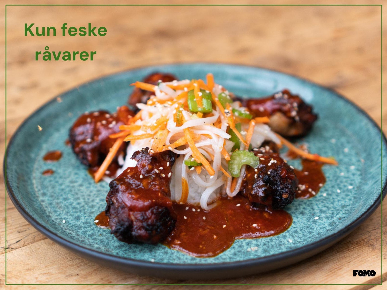 Hver dag serveres tre ulike lunsjretter – her tilbys også veganske alternativer, samt juice, kaffe og brød. Galleribilde