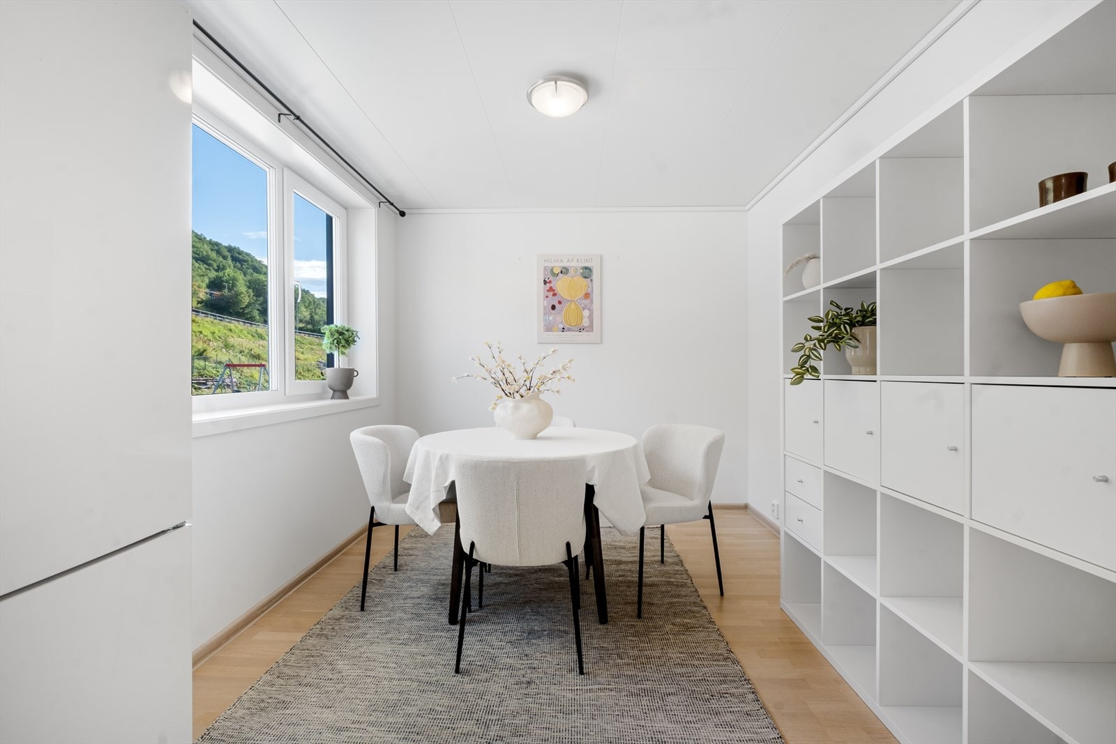 Her er det god plass til en spisegruppe hvor hele familien kan samles. Galleribilde